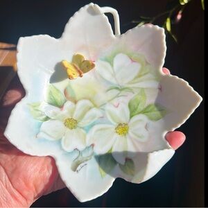Vintage Floral Leaf-Shaped Ceramic Dish